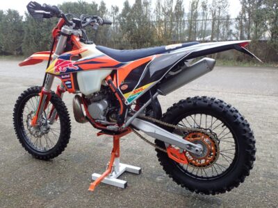 KTM 300 EXC 2023 - 5521 km ! ( btw motor zakelijk te verrekenen !! ) Factory looks