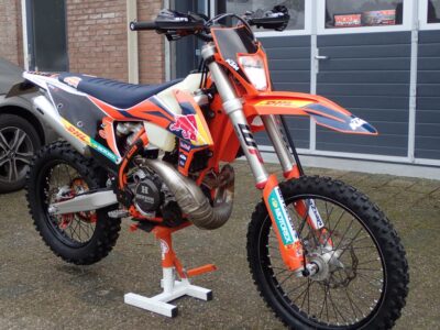 KTM 300 EXC 2023 - 5521 km ! ( btw motor zakelijk te verrekenen !! ) Factory looks - Afbeelding 3